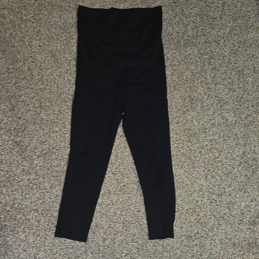 Kindred Bravely SM Black Maternity Capri Leggings